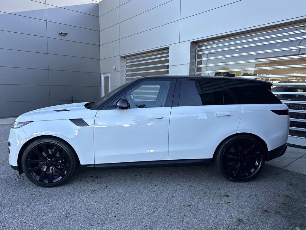 New 2026 White Land Rover SE image 4