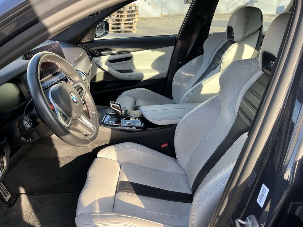 Thumbnail: 2021 BMW M5 - 11