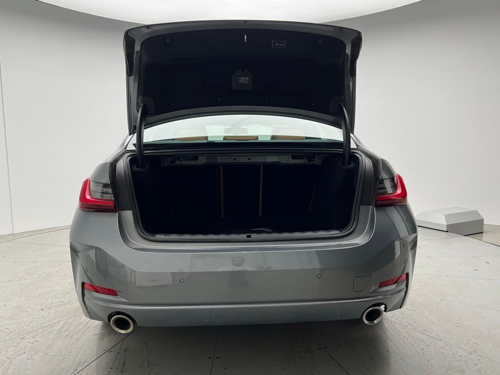 Thumbnail: 2025 BMW 3 Series - 5