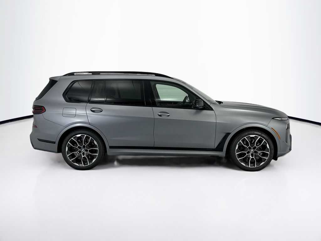 Thumbnail: 2027 BMW X7 - 4
