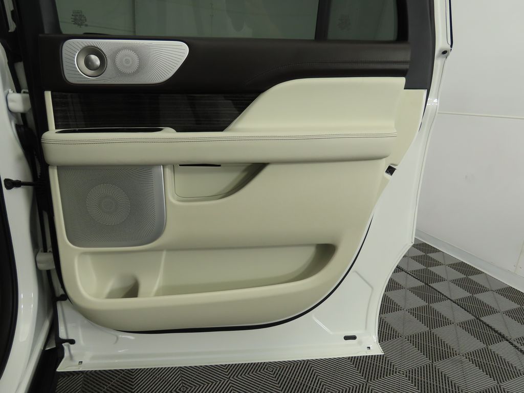 2024 Lincoln Navigator Black Label 28