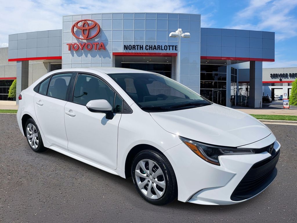 2025 Toyota Corolla LE FWD