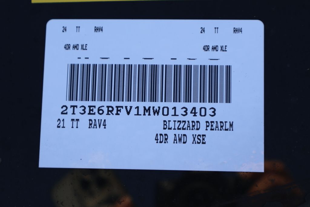 Thumbnail: 2021 Toyota RAV4 - 6