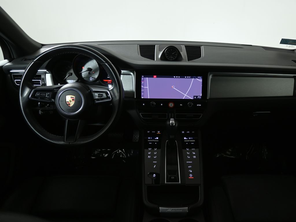 Thumbnail: 2022 Porsche Macan - 16