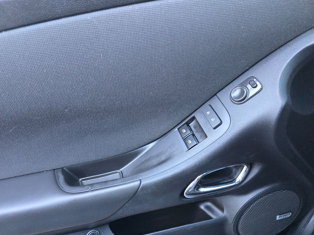 2015 Chevrolet Camaro 1LT photo 21