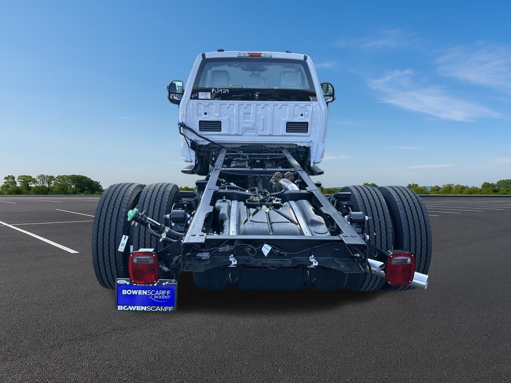 New 2025 Ford Super Duty F-600 Chassis Regular Cab (DRW) 169" Wheelbase XL