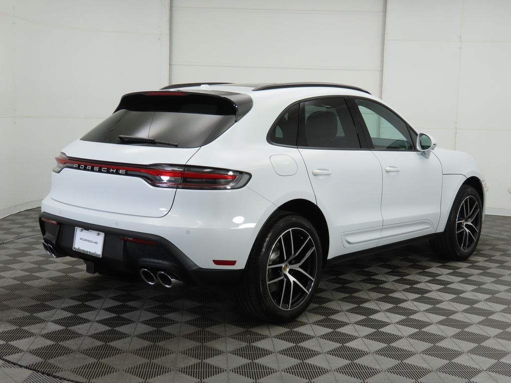 2025 Porsche Macan  5