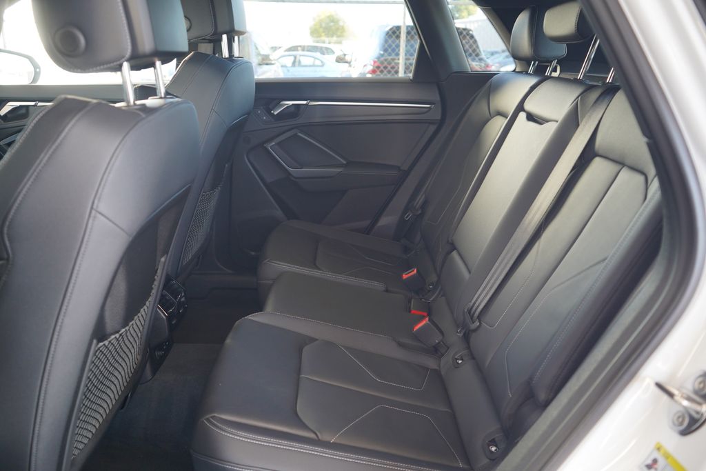 Thumbnail: 2025 Audi Q3 - 7