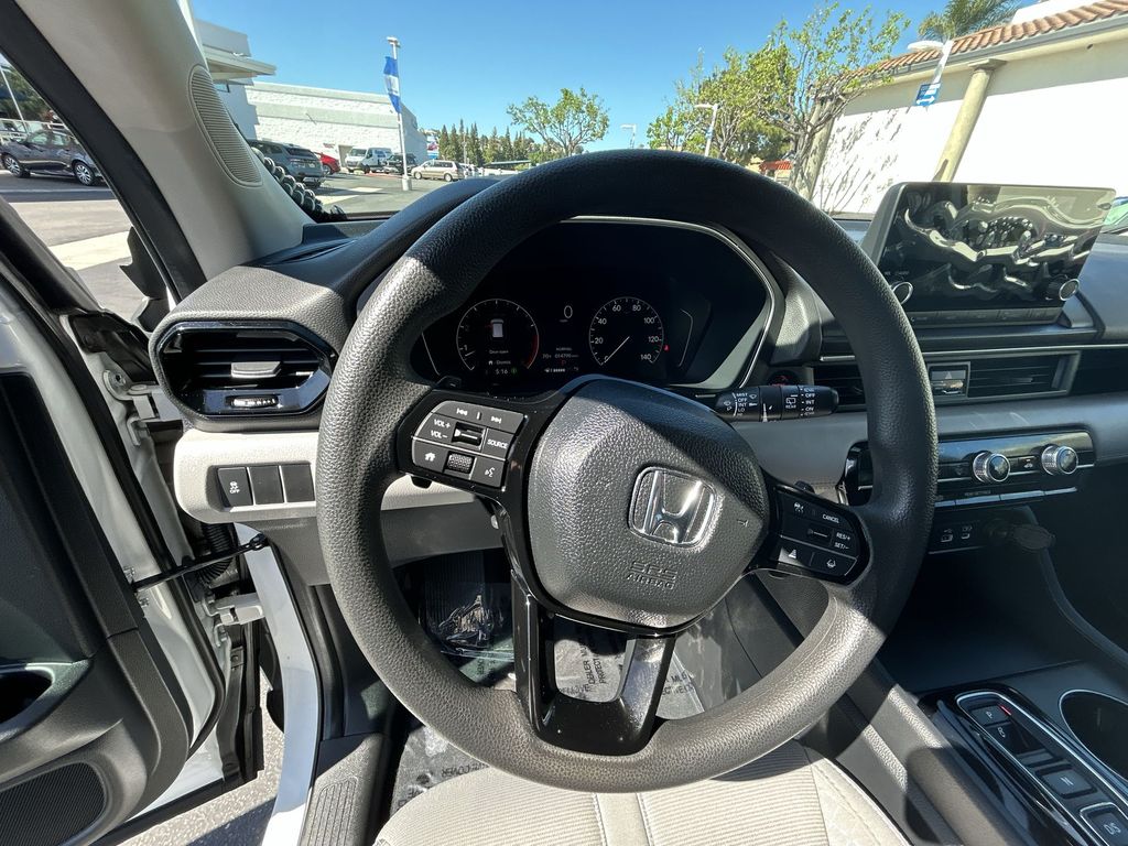 Thumbnail: 2023 Honda Pilot - 14