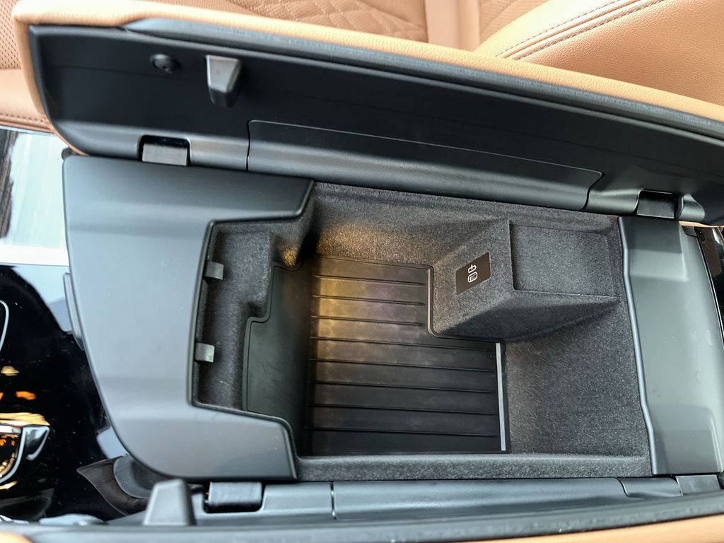 Thumbnail: 2023 BMW 5 Series - 21