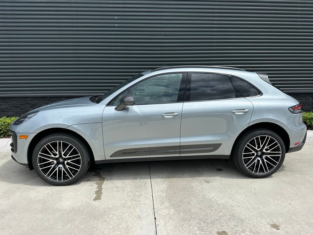 Thumbnail: 2025 Porsche Macan - 2