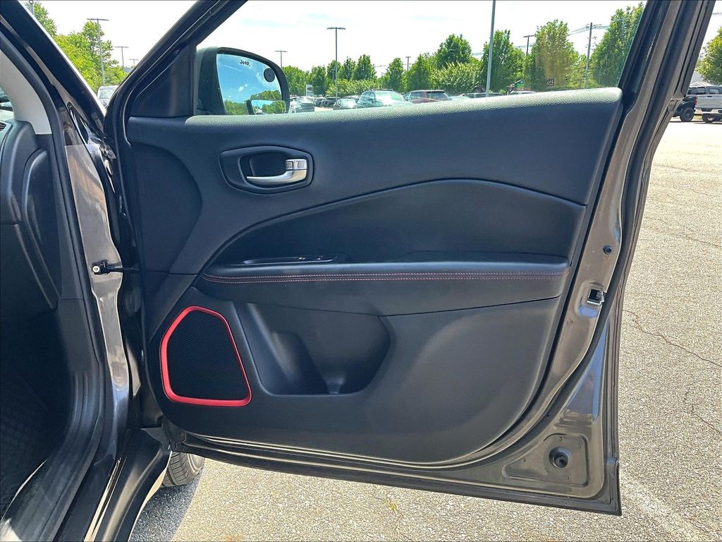 2018 Jeep Compass — photo 12