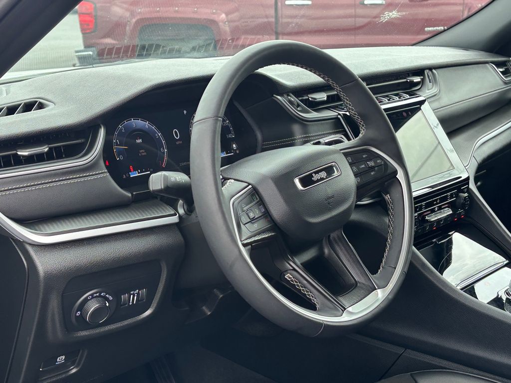 Used Car 2025 Jeep Grand Cherokee  Altitude For Sale Under $40,000 In Austin, Texas