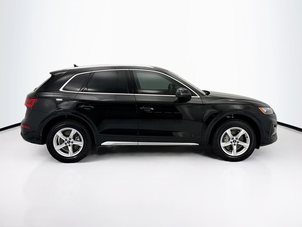 Thumbnail: 2023 Audi Q5 - 4