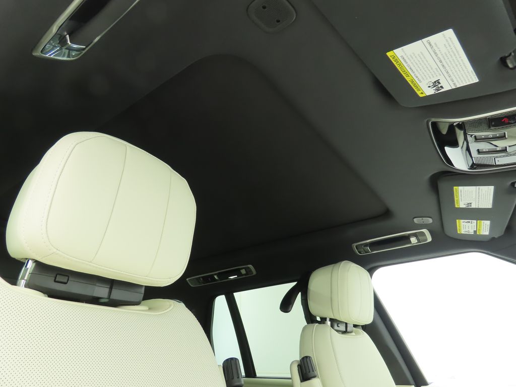 Thumbnail: 2025 Land Rover Range Rover - 19