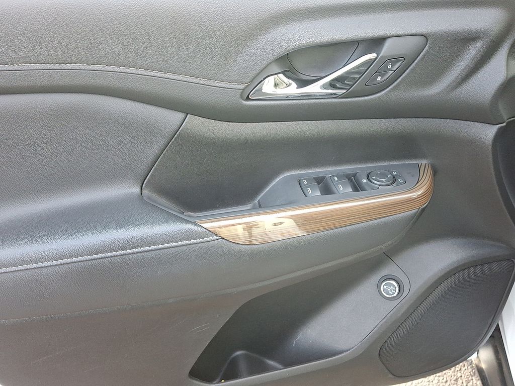 Thumbnail: 2023 GMC Acadia - 13