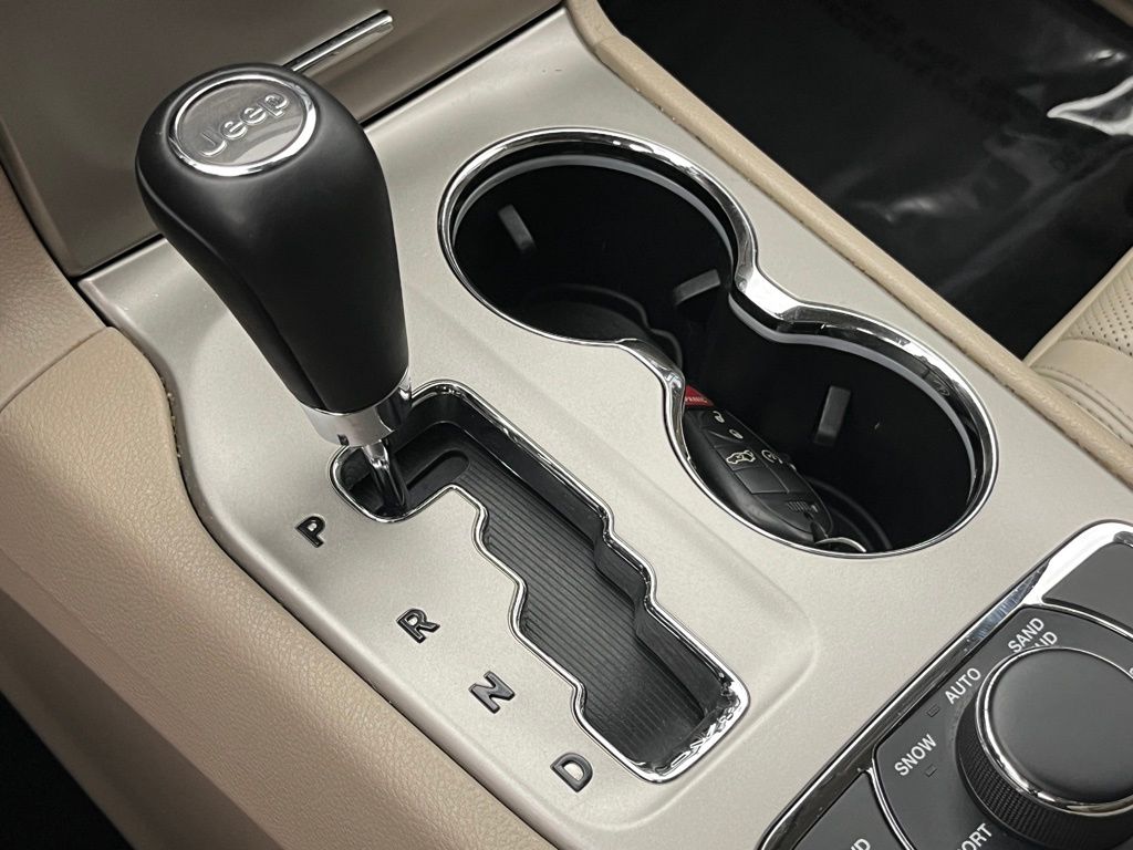 Thumbnail: 2013 Jeep Grand Cherokee - 16