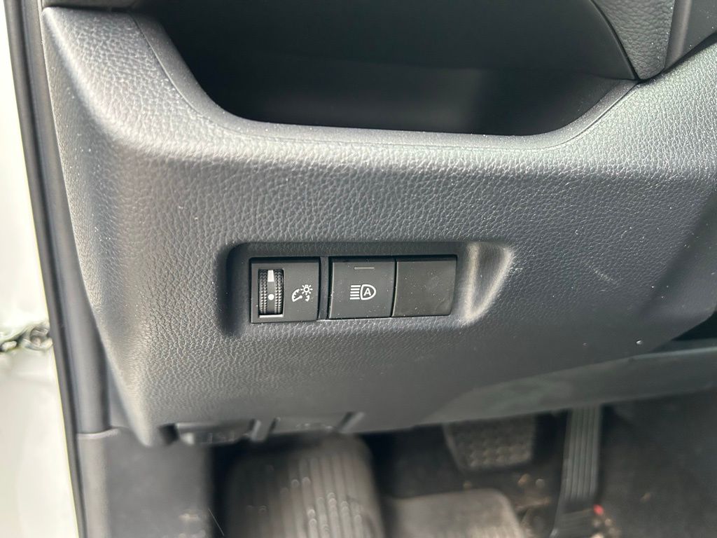 2024 Toyota RAV4 XLE 17