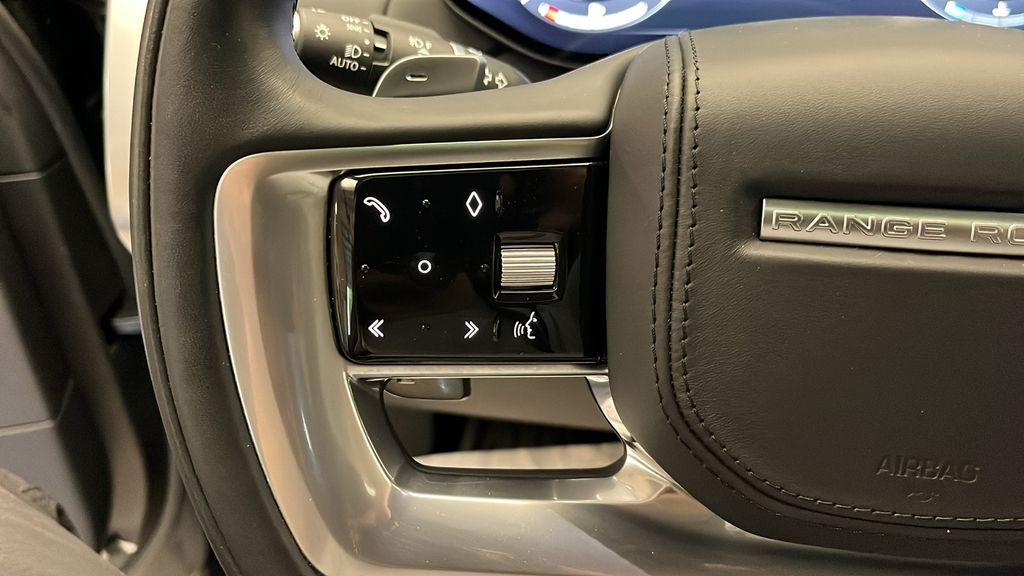 2023 Land Rover Range Rover SE 14
