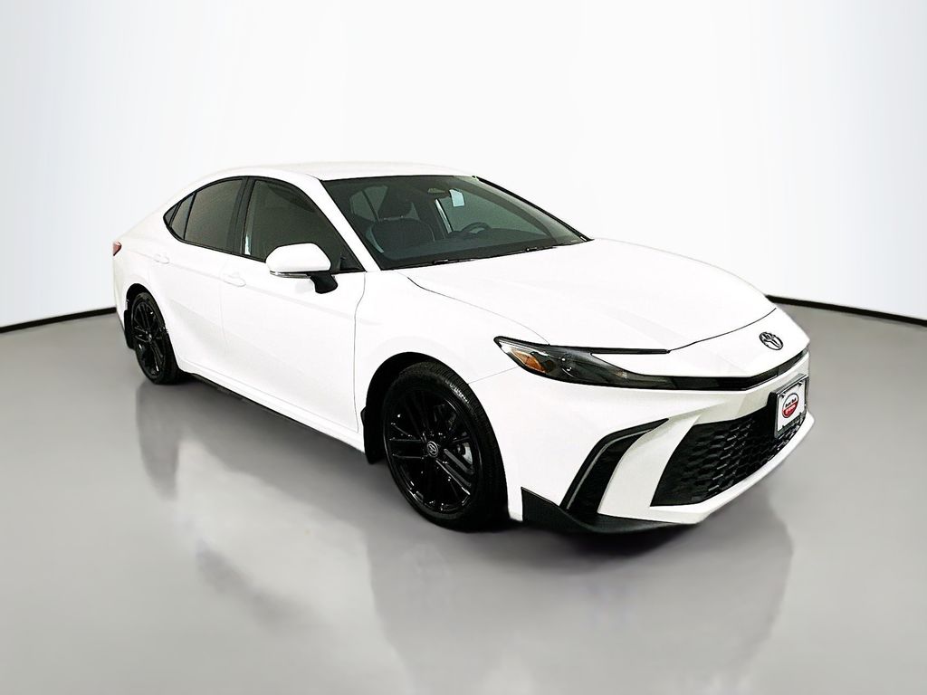 2025 Toyota Camry SE 3