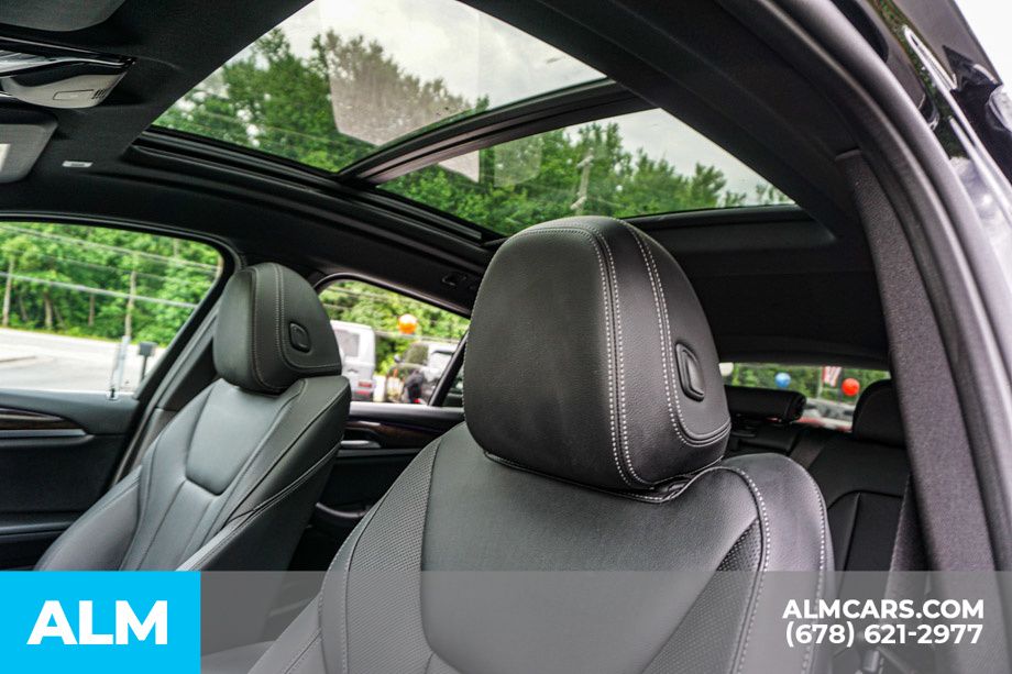 Used 2025 Black BMW xDrive30i image 18