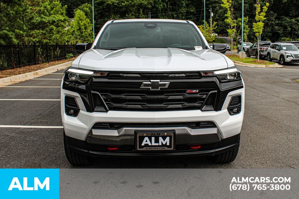 Used 2023 White Chevrolet Z71 image 10