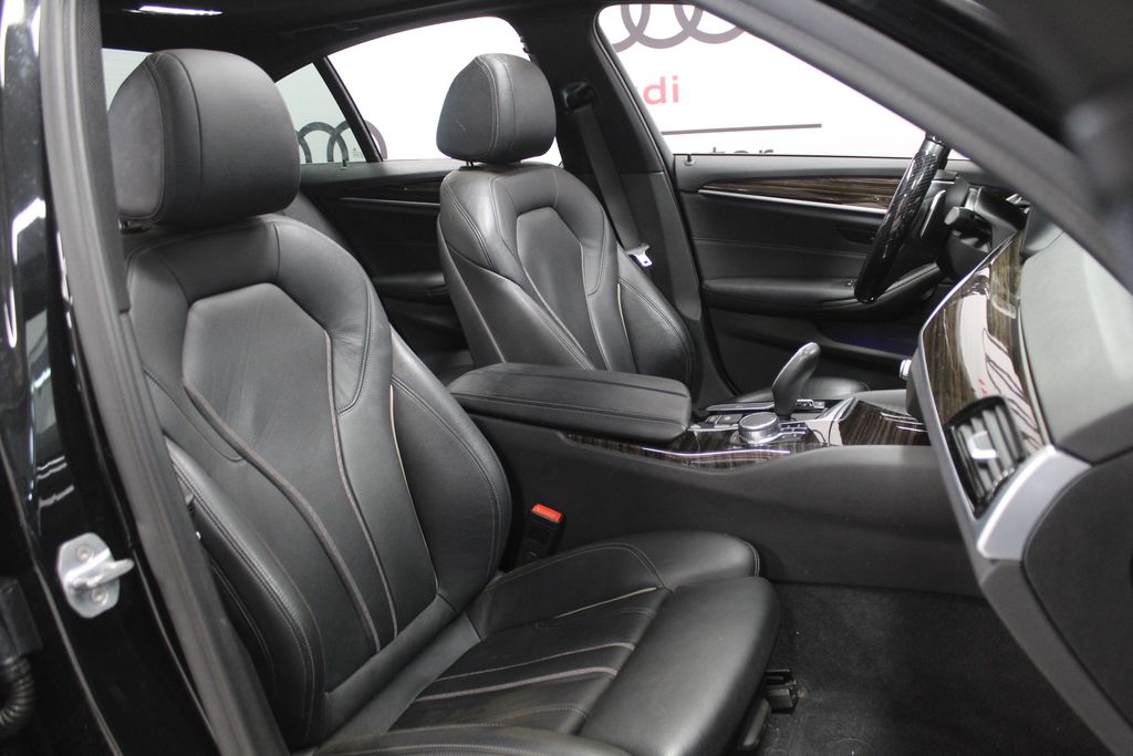 Thumbnail: 2019 BMW 5 Series - 26