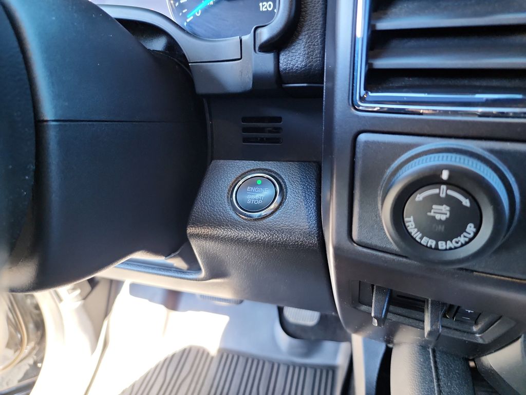 2020 Ford Expedition Limited photo