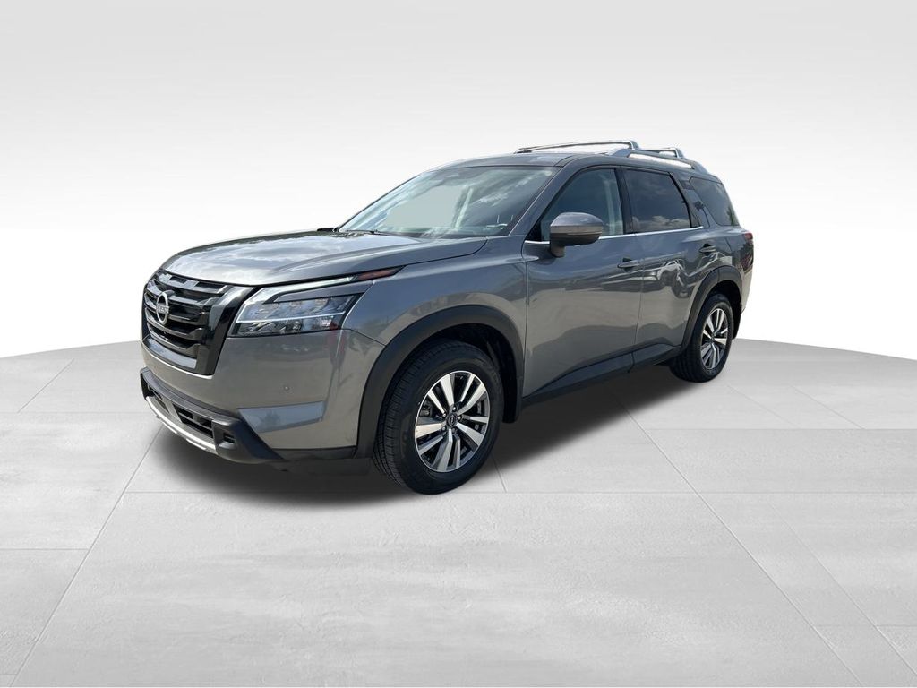2023 Gun Metallic Nissan Pathfinder SL FWD SUV