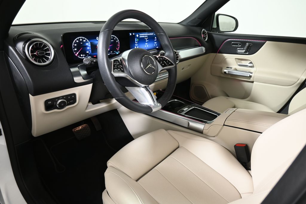 Thumbnail: 2025 Mercedes-Benz GLB - 4