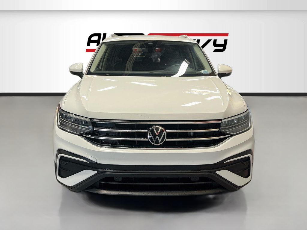 Used 2022 White Volkswagen 2.0T SE image 2