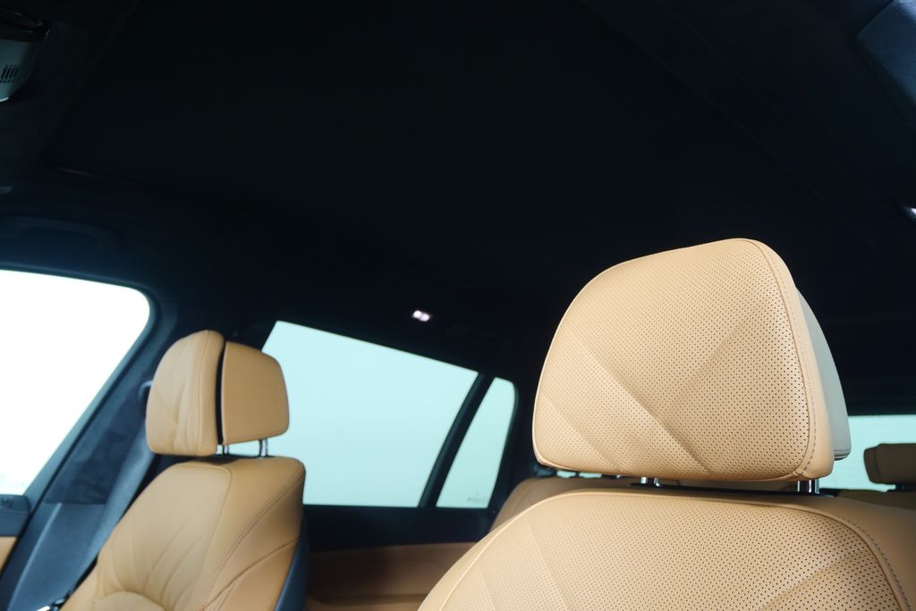Thumbnail: 2026 BMW X7 - 12
