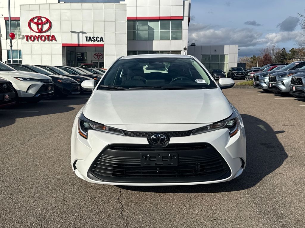 2026 Toyota Corolla LE photo 2