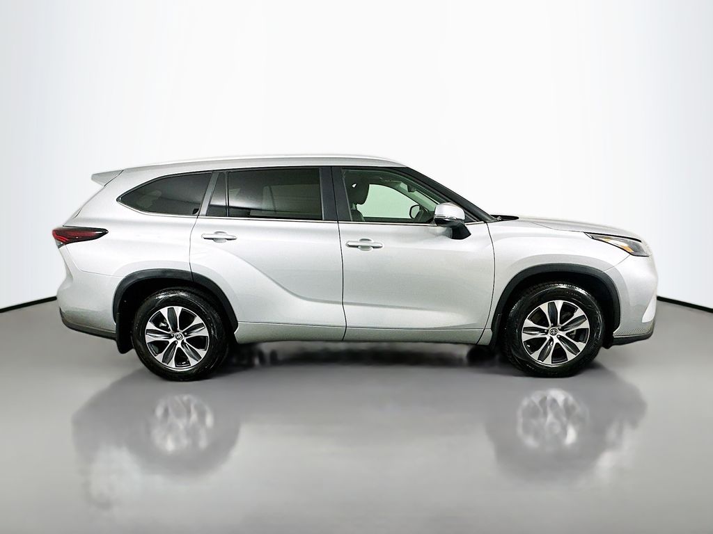 Thumbnail: 2024 Toyota Highlander - 4