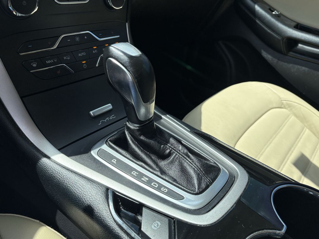 2017 Ford Edge SEL White at Community Honda