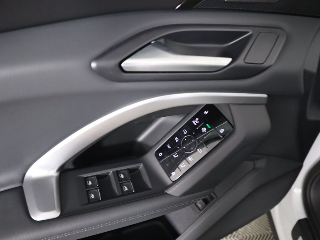 Thumbnail: 2025 Audi Q5 - 26