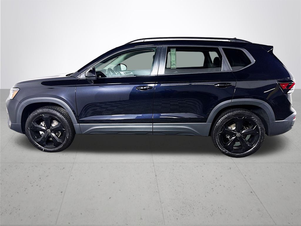 2025 Volkswagen Taos 1.5T SE Black