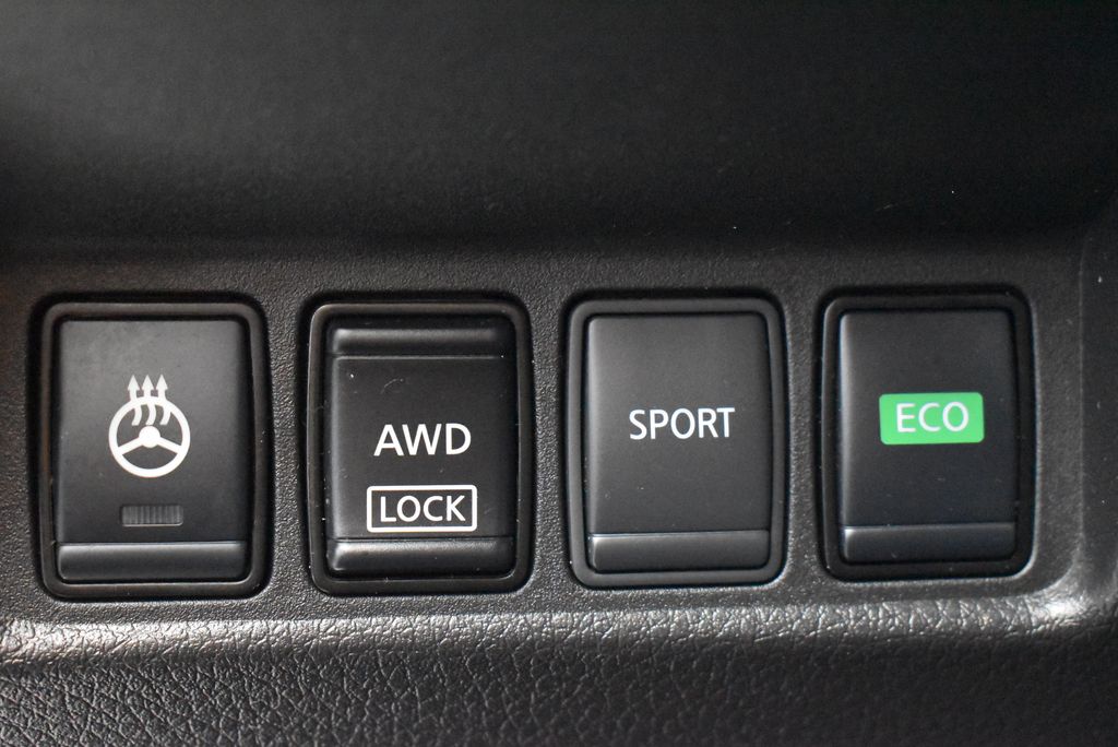 Thumbnail: 2021 Nissan Rogue Sport - 19