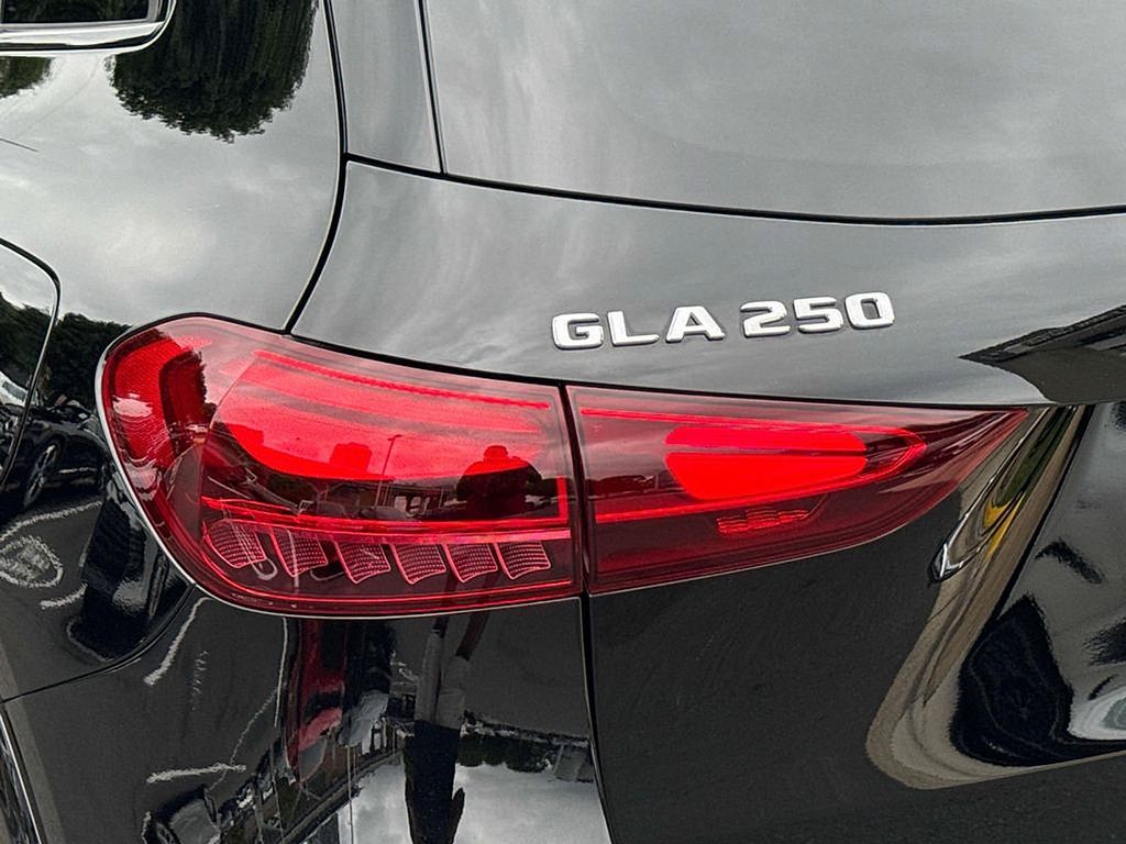 Thumbnail: 2025 Mercedes-Benz GLA - 10