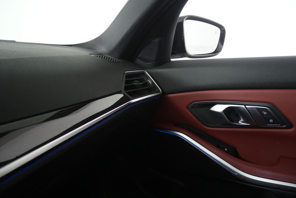 Thumbnail: 2022 BMW 3 Series - 23