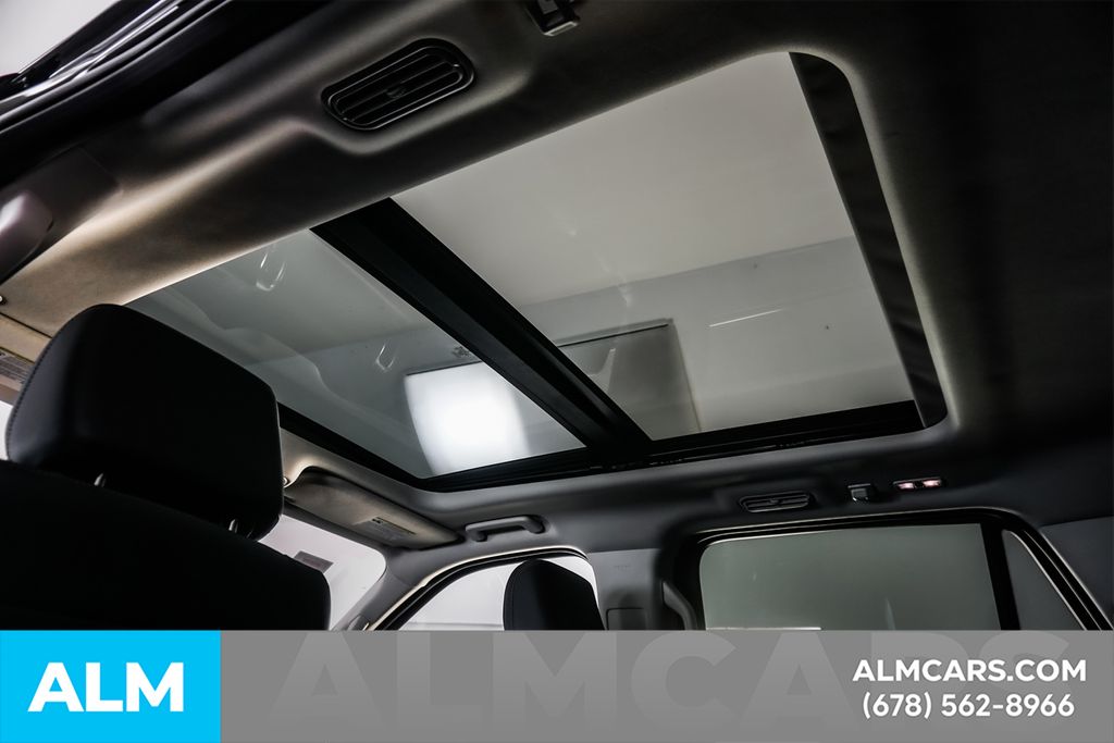 Used 2025 Black Ford Platinum image 26
