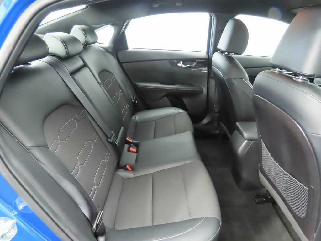 Thumbnail: 2022 Kia Forte - 23