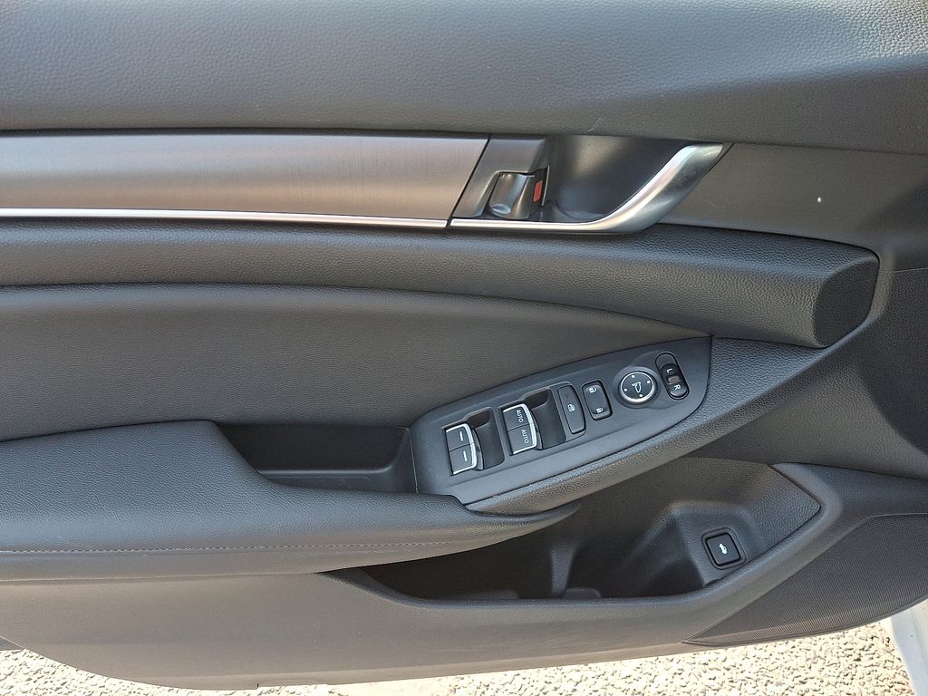 2020 Honda Accord LX 12