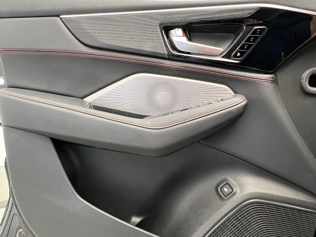 Thumbnail: 2022 Acura MDX - 22