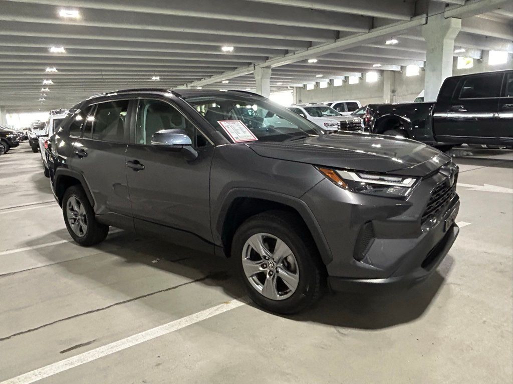 Used 2022 Toyota RAV4 XLE with VIN 2T3W1RFV5NW192579 for sale in Miami, FL