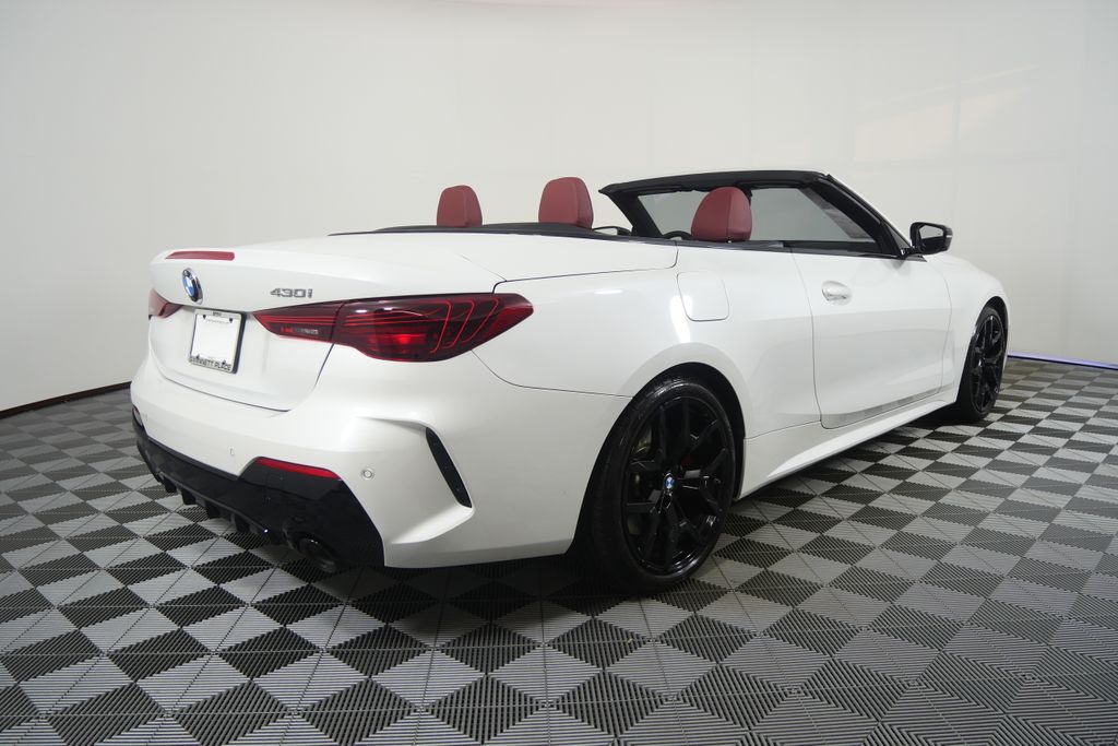 Thumbnail: 2026 BMW 4 Series - 4