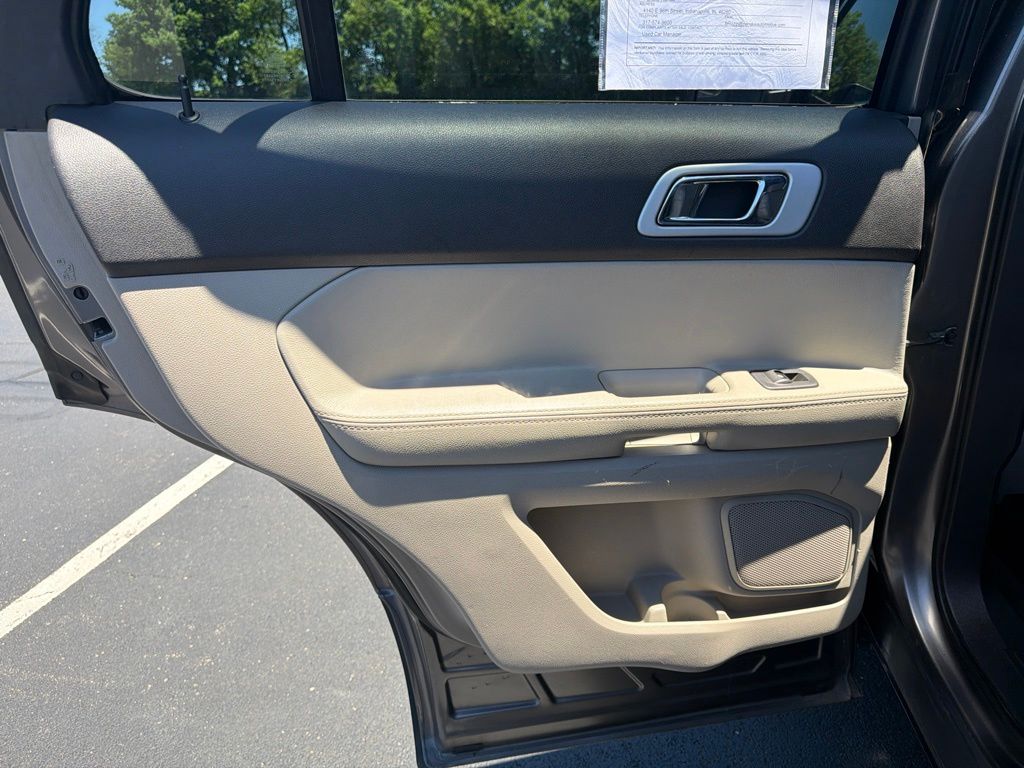 Thumbnail: 2012 Ford Explorer - 19