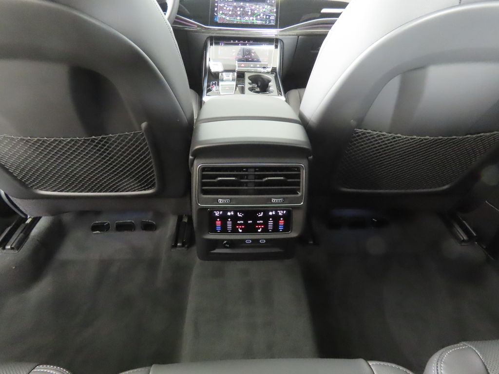 Thumbnail: 2026 Audi Q7 - 23