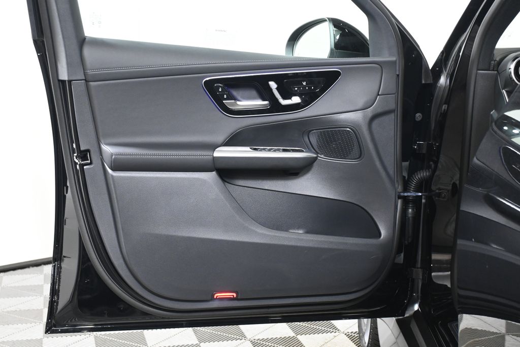 Thumbnail: 2026 Mercedes-Benz GLC - 21