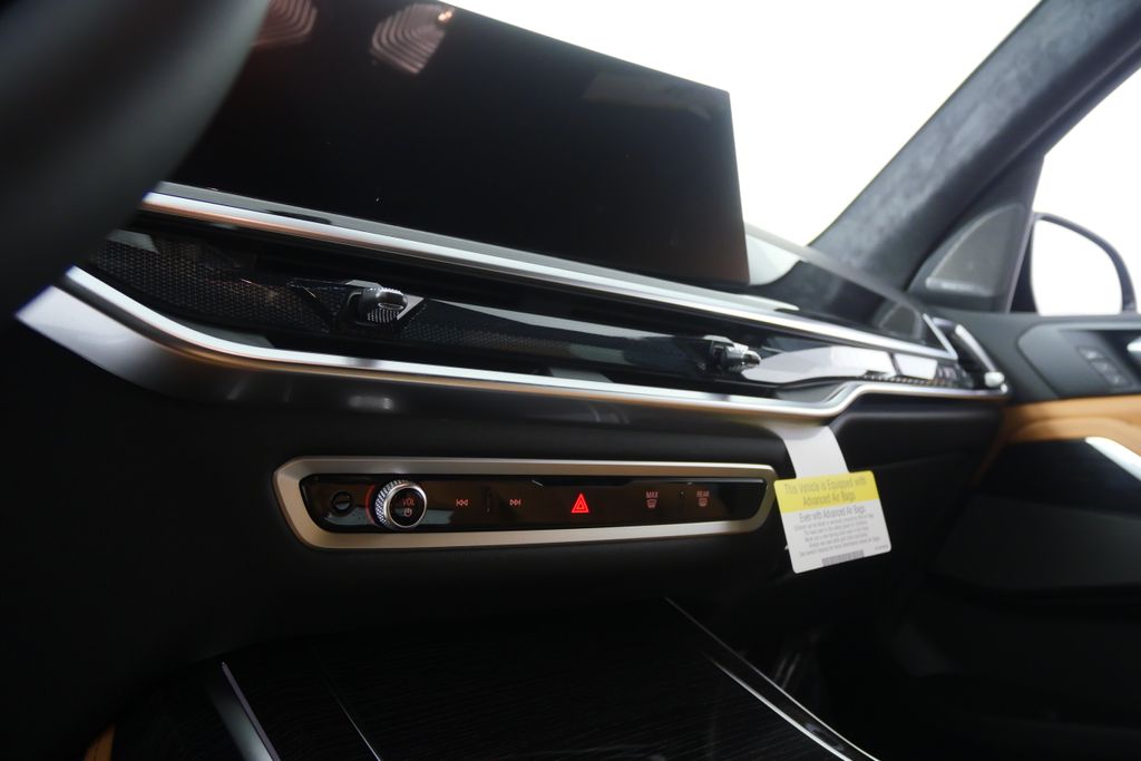 Thumbnail: 2026 BMW X7 - 24